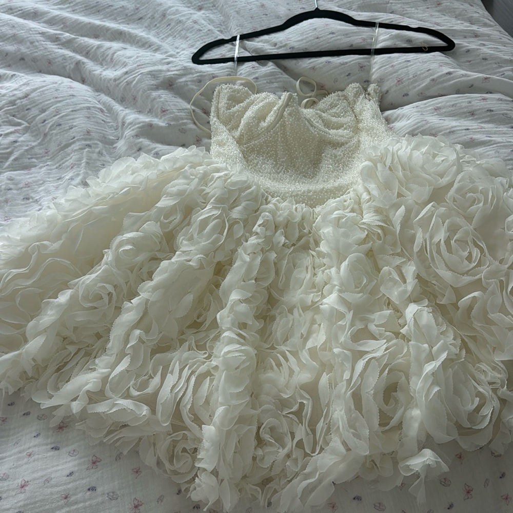 OhPolly EVANTHE
Embellished Floral-Appliqué Lace-Up Mini Dress in White